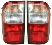 Фонарь внешний задний Toyota HiLux 1998-2001