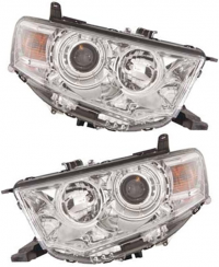 Фара Mitsubishi Pajero Sport 2009-2015
