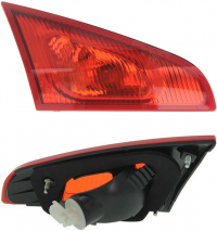 фонарь задний внутренний MITSUBISHI Colt (Z30) 2004-2008